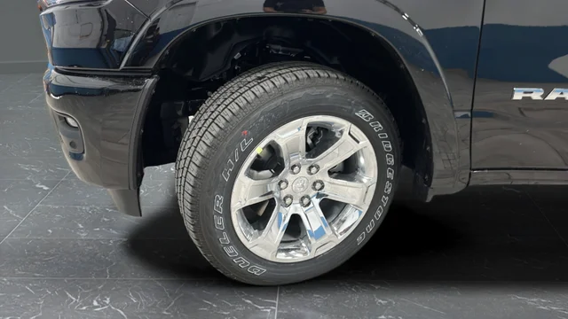 New 2026 Diamond Black Crystal Pearl-Coat Exterior Paint RAM Big Horn/Lone Star image 36