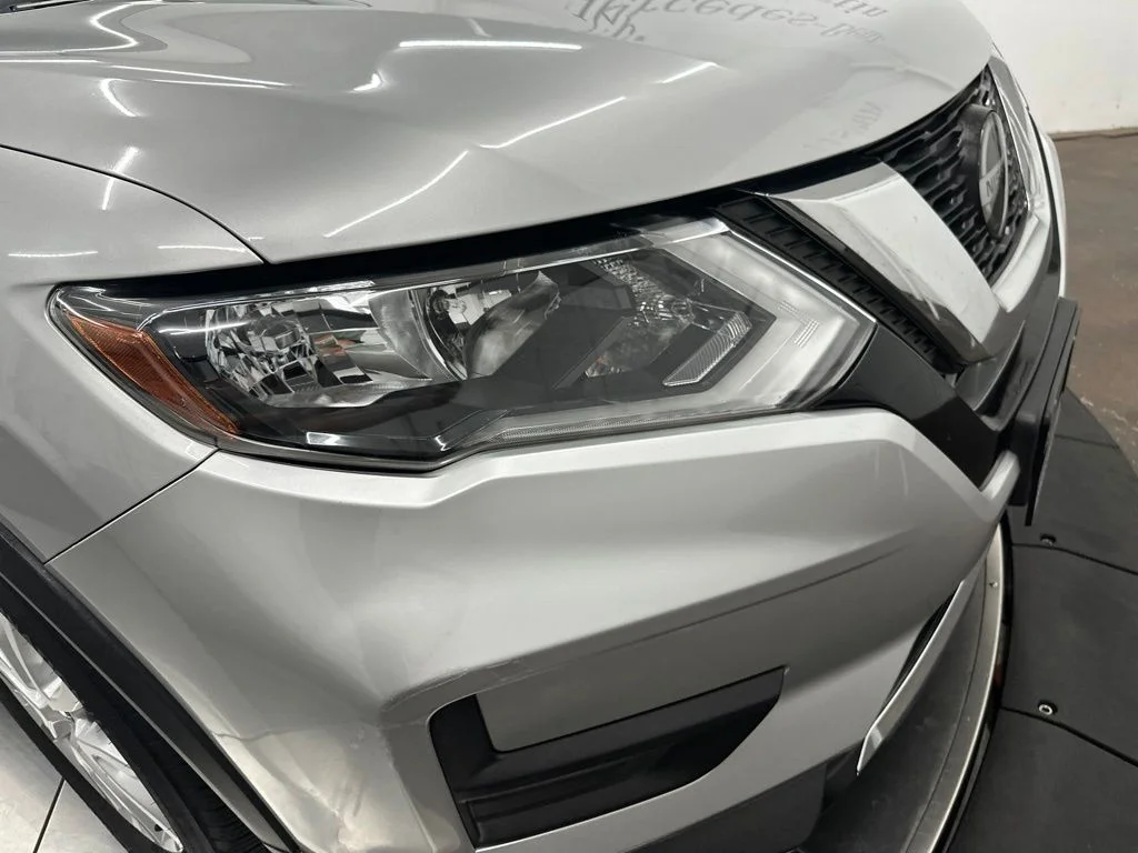 Used 2018 Silver Nissan SV image 10