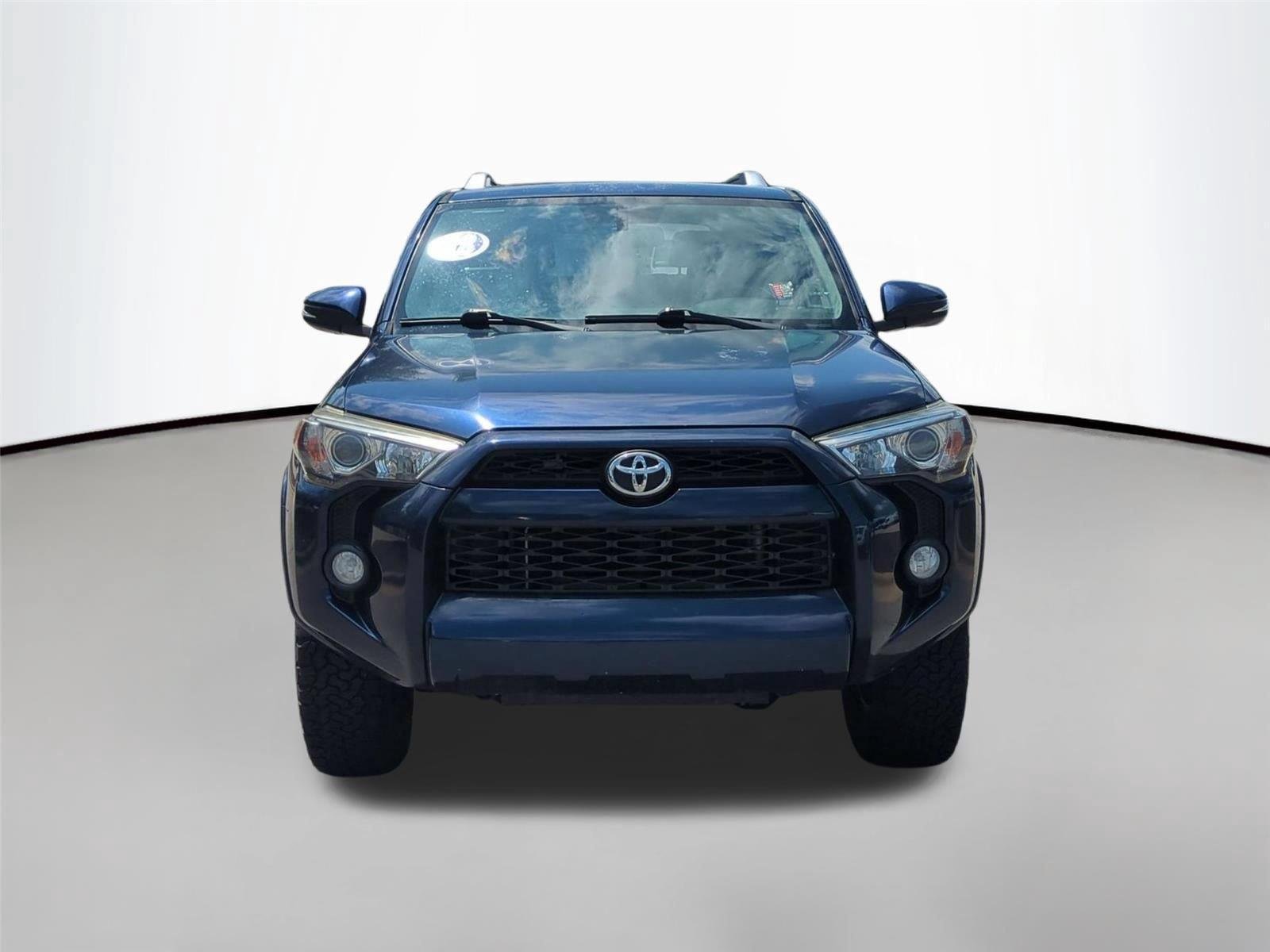 Used 2018 Nautical Blue Metallic Toyota SR5 Premium image 8