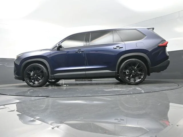 Used 2024  Toyota XLE image 37