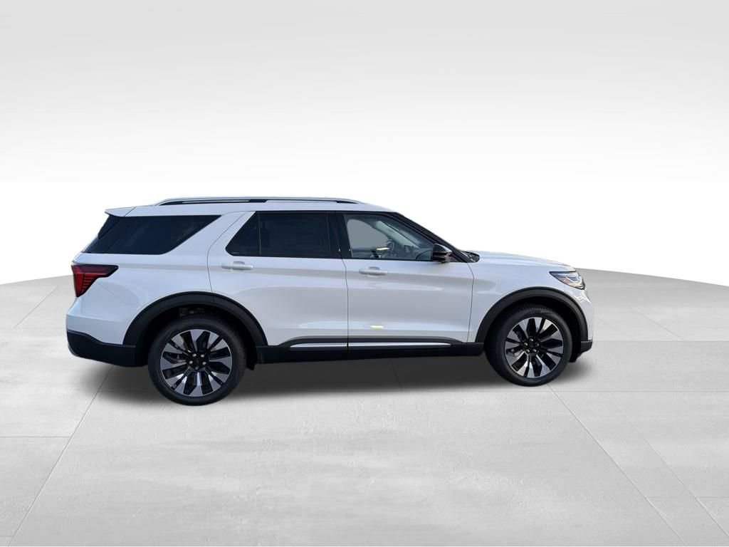 New 2026 Star White Metallic Tri-Coat Ford Platinum™ image 19