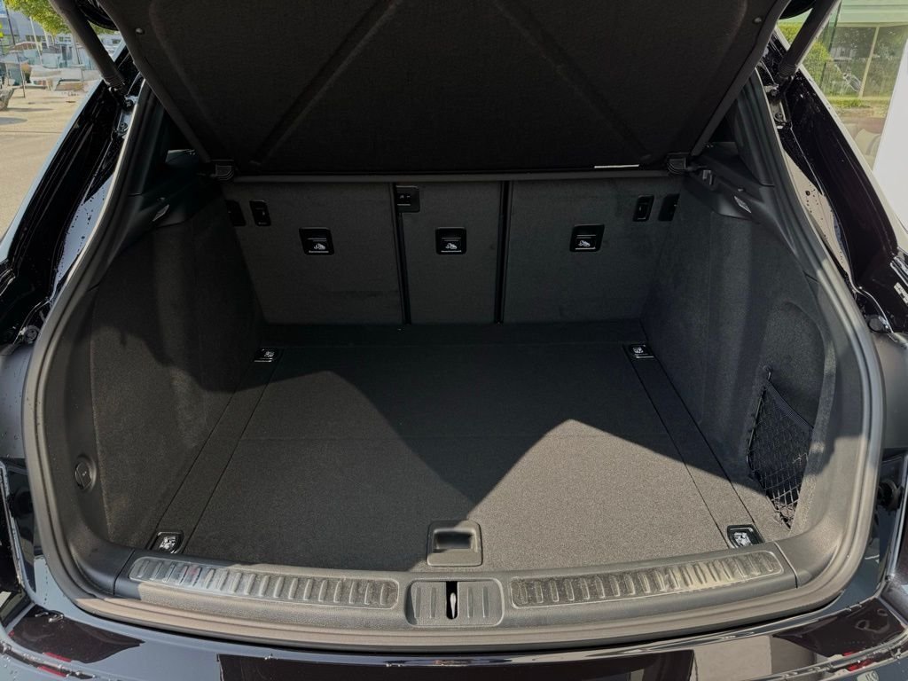 2025 Porsche Macan - Photo 22