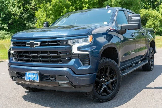 Used 2022 Blue Chevrolet RST image 1