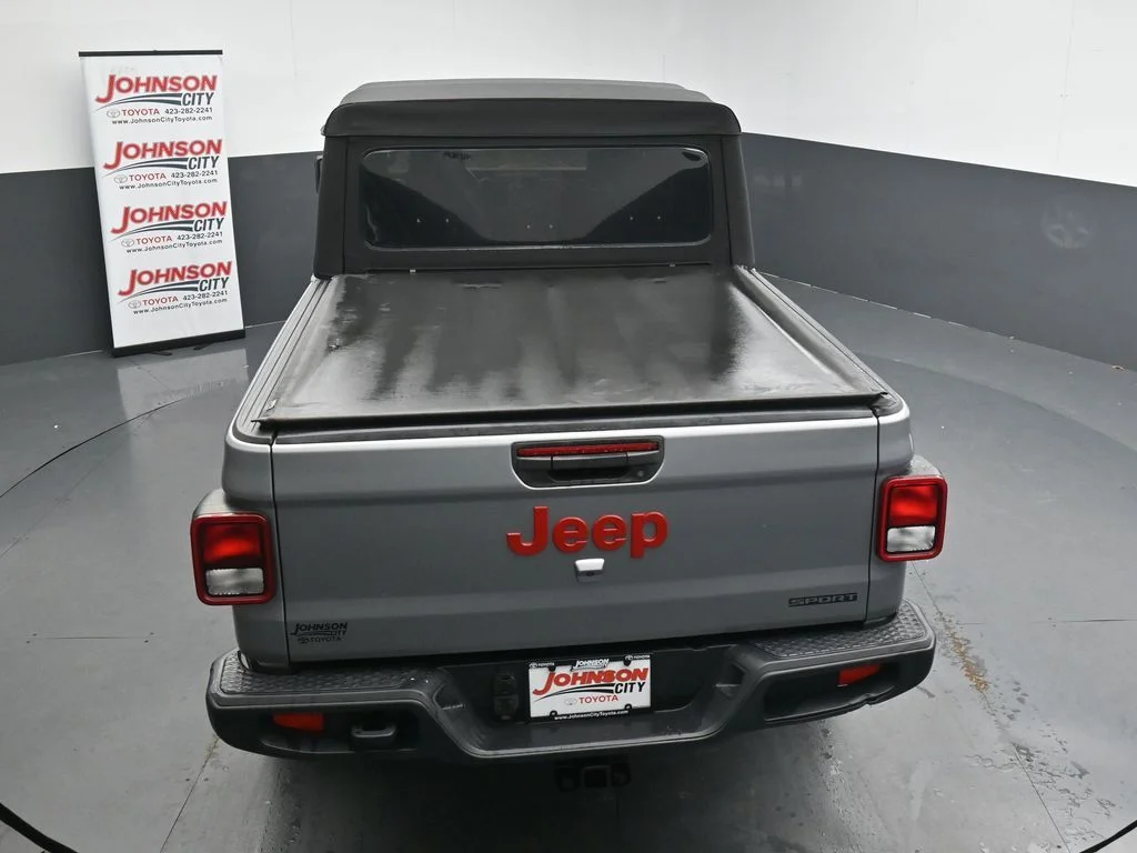 Used 2020 Silver Jeep Sport image 30