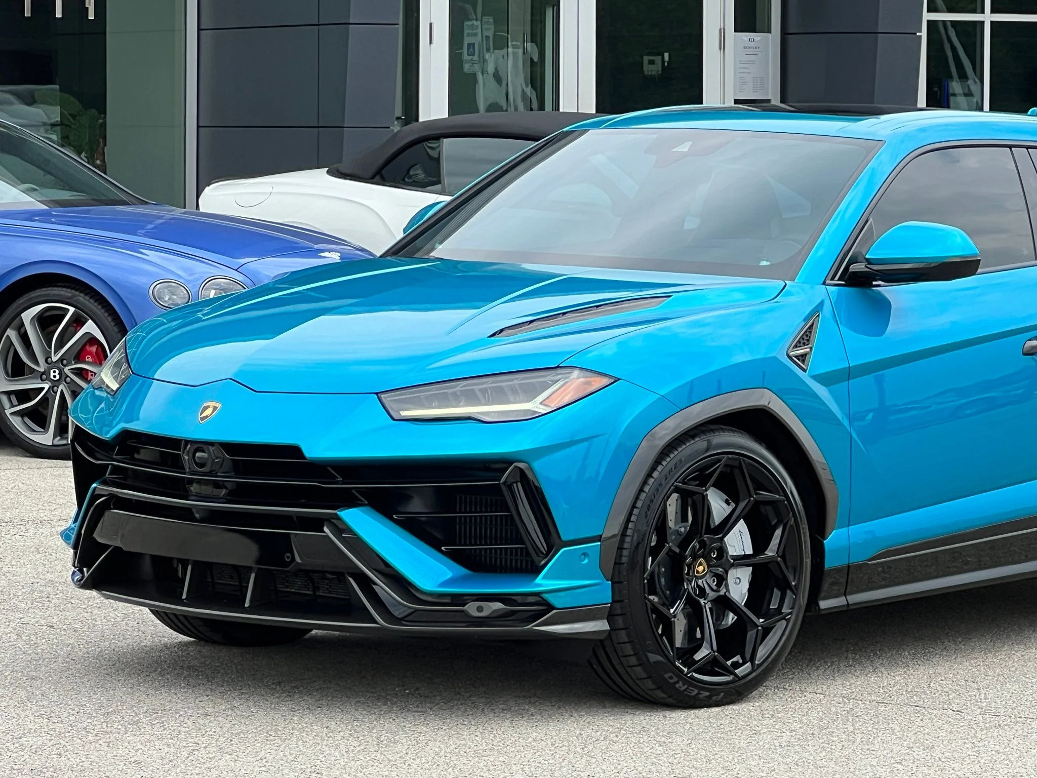 Used 2023 Blue Lamborghini Performante image 12