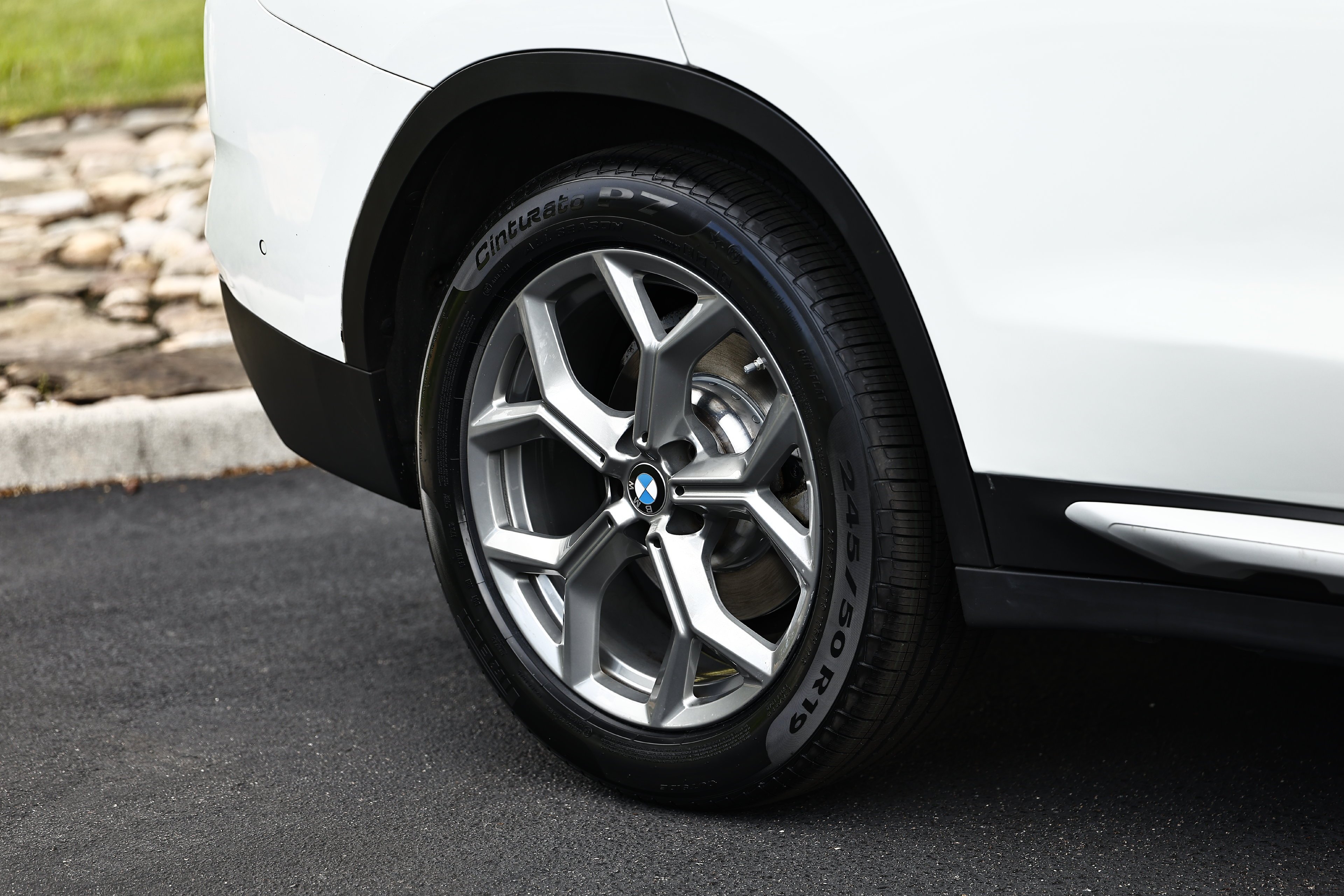 Used 2024 Alpine White BMW xDrive30i image 5
