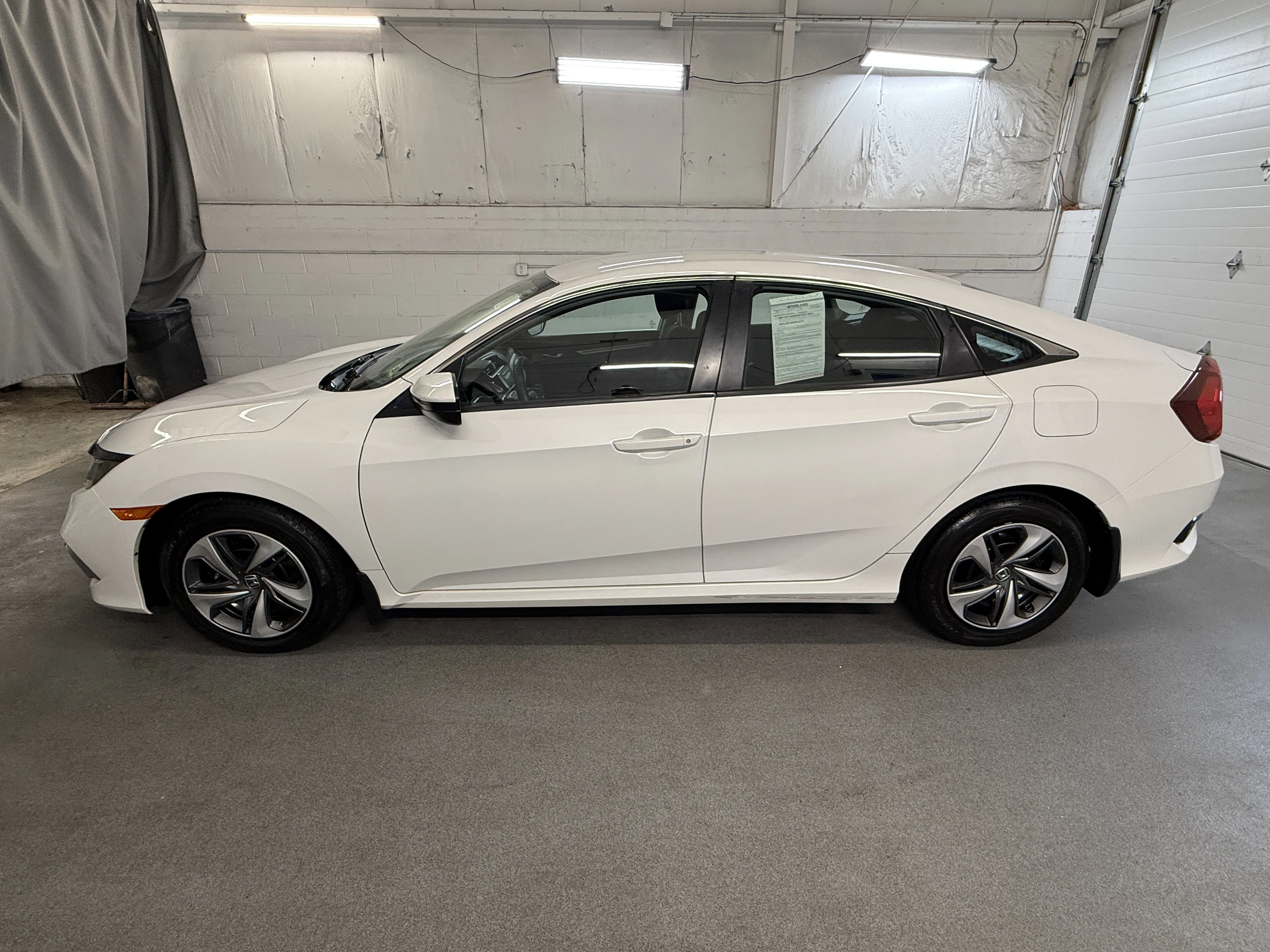 Certified Used 2019 Platinum White Pearl Honda LX image 5