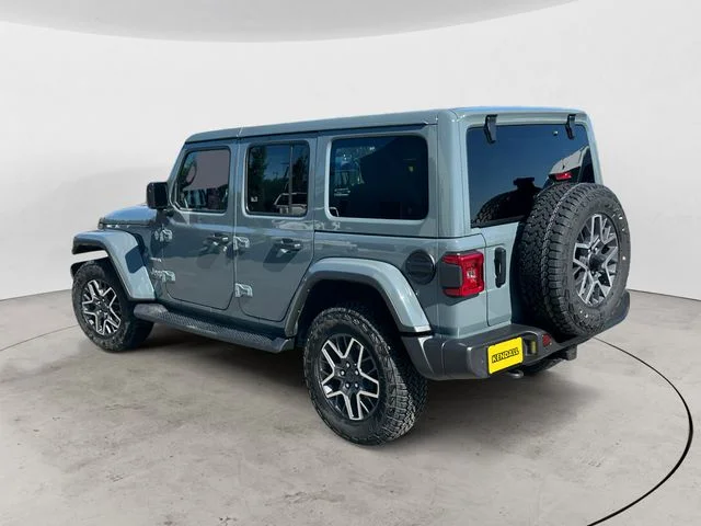 Used 2024 Gray Jeep Sahara image 7