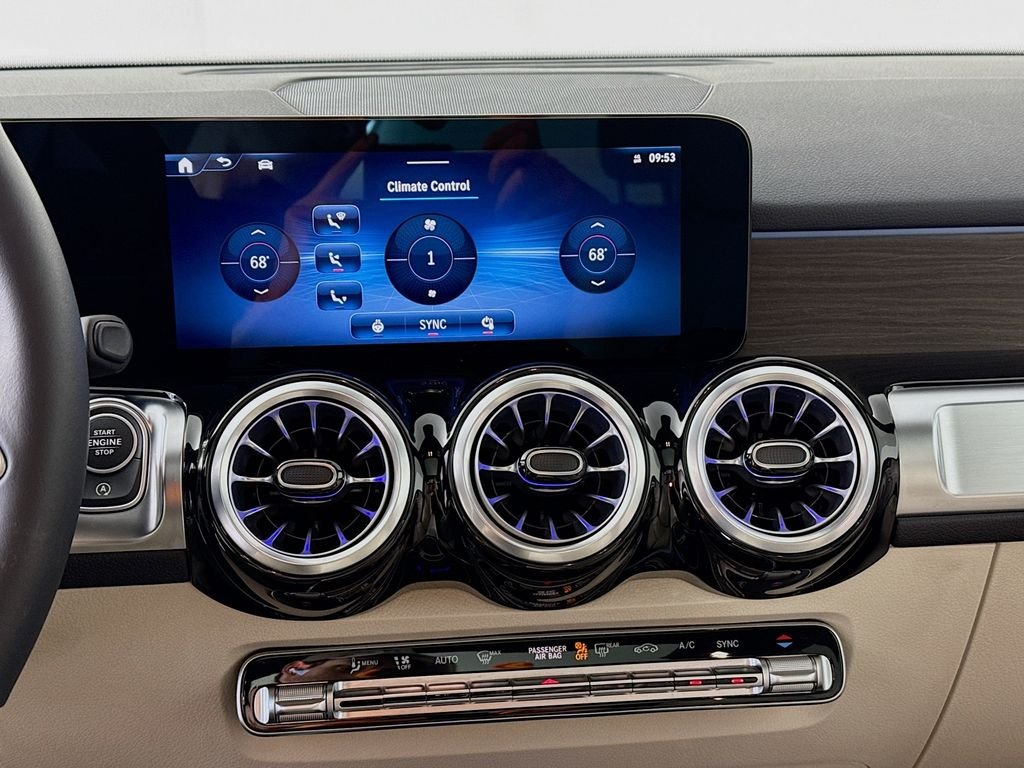 Used 2025 White Mercedes-Benz GLB 250 image 16