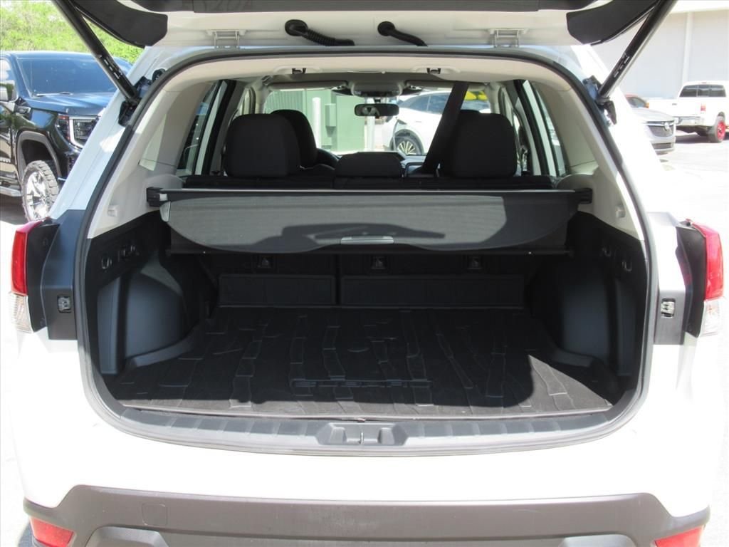 Used 2022 White Subaru Premium image 36