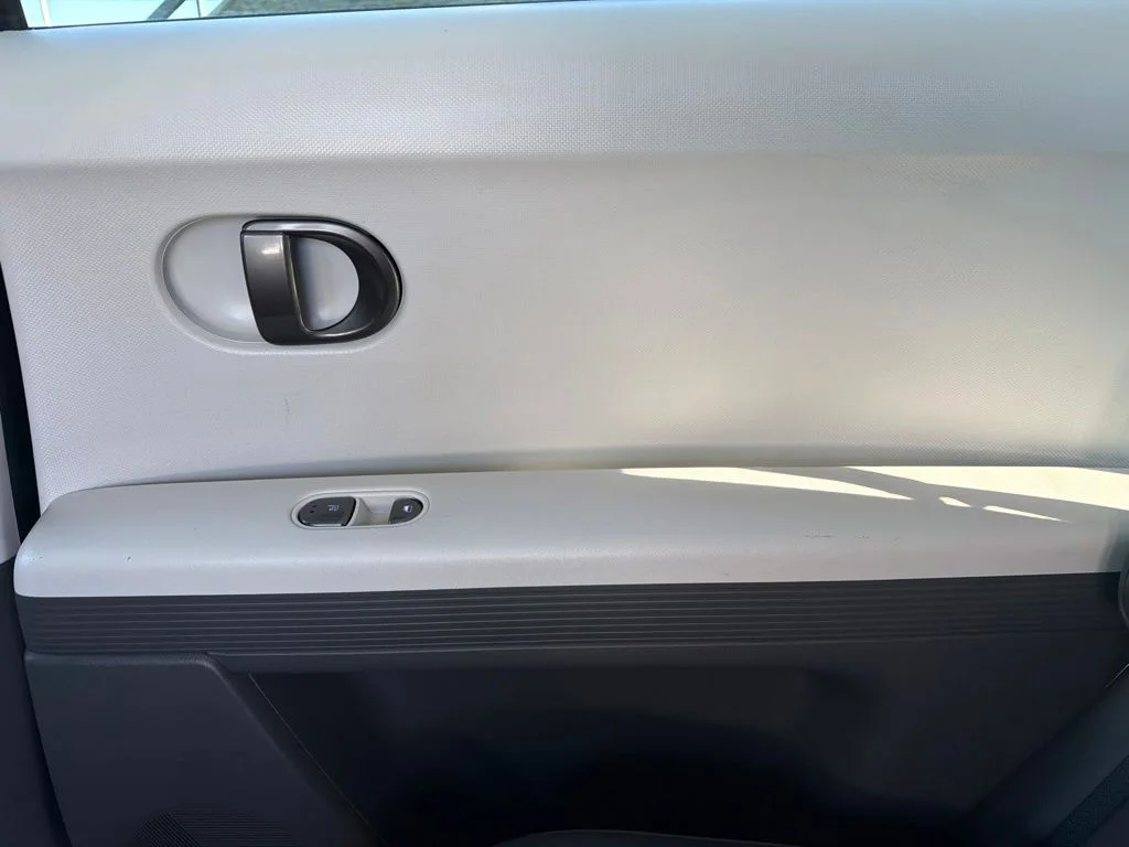 Used 2025 Blue Hyundai SEL image 14
