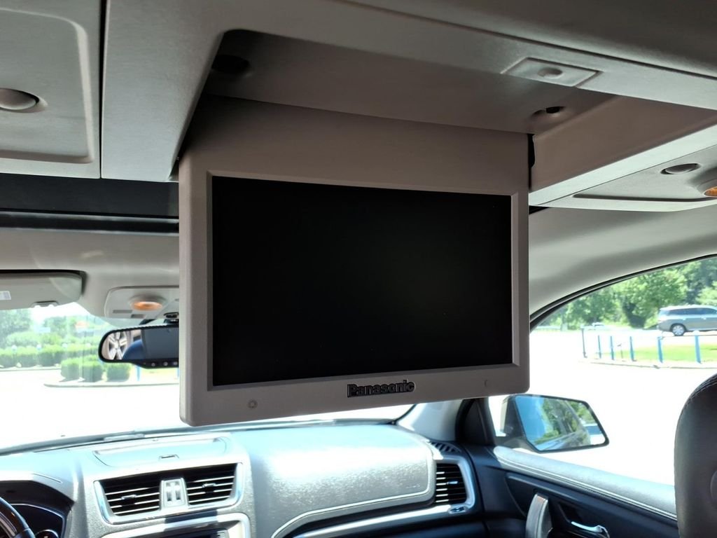 Used 2014 Iridium Metallic GMC Denali image 7
