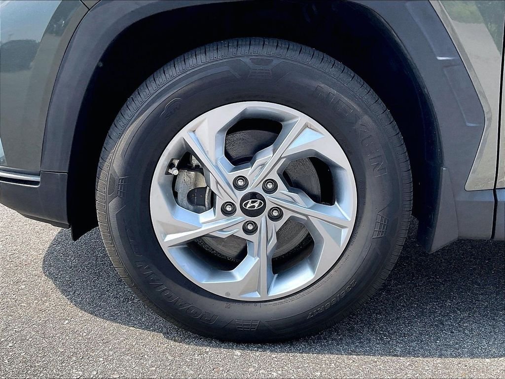 Used 2023 Amazon Gray Hyundai SEL image 7