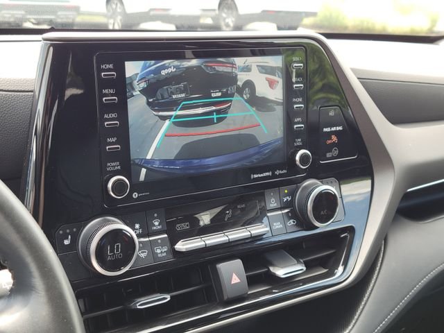 Certified Used 2022  Toyota XLE image 19