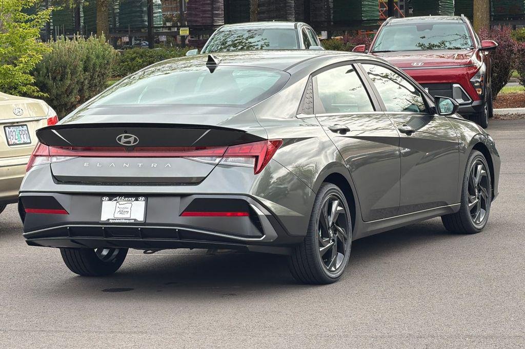 New 2026 Gray Hyundai SEL Sport Premium image 5