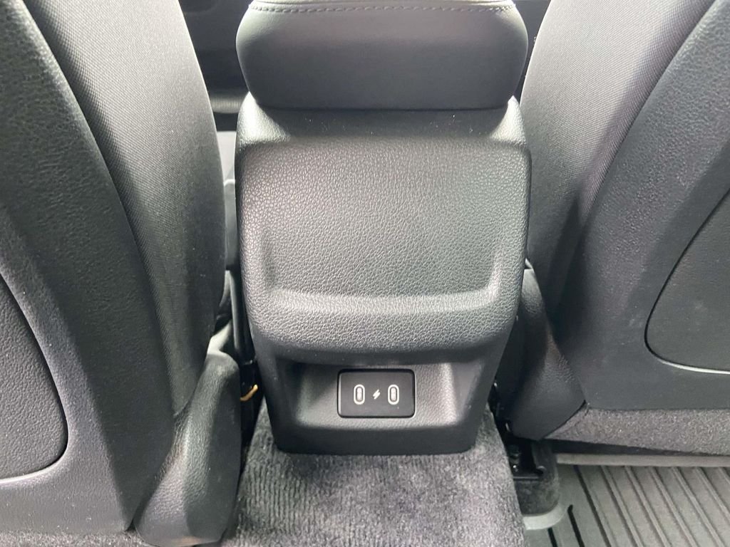 Used 2025 White Kia LXS image 21