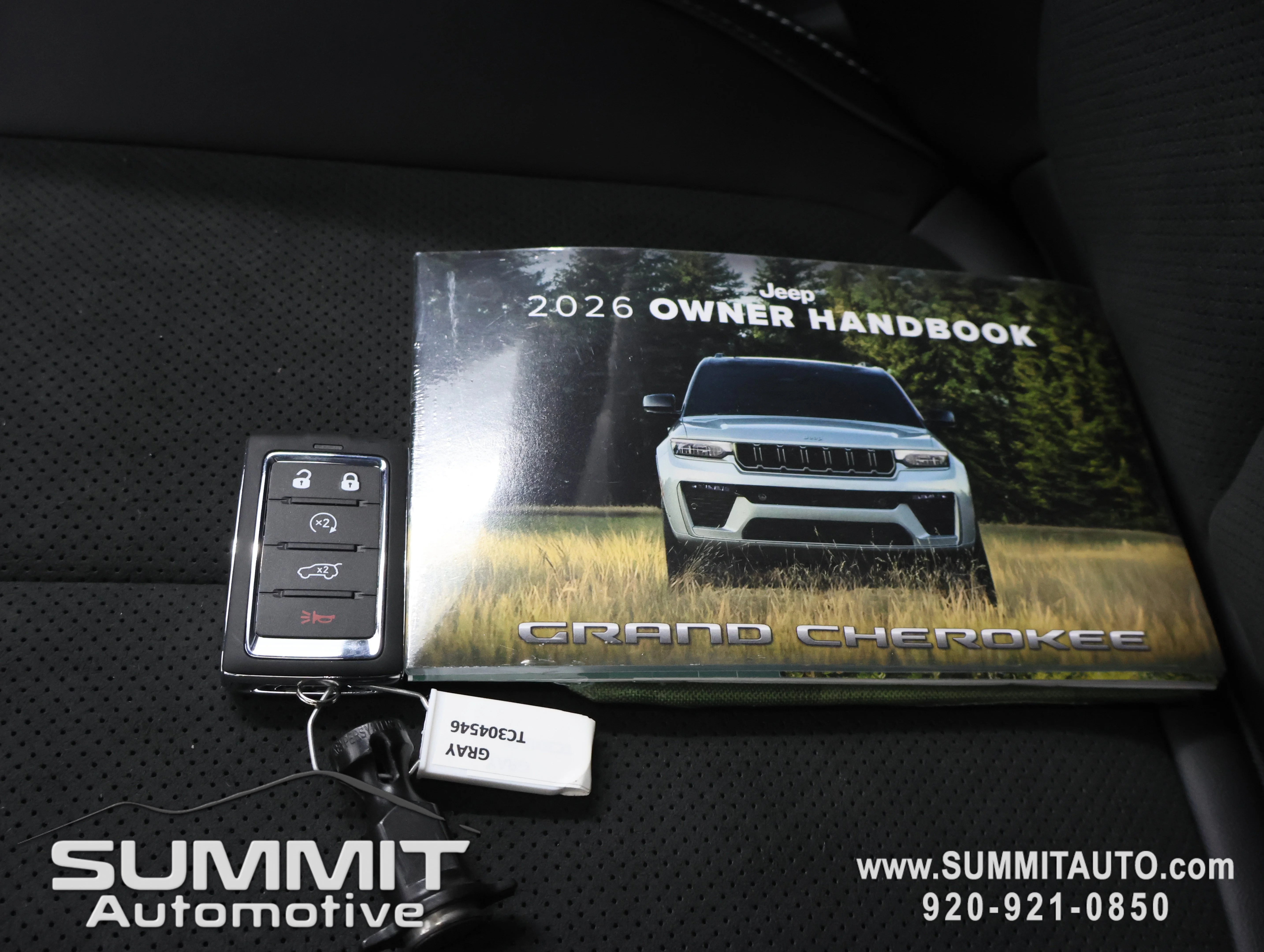 New 2026 Baltic Gray Metallic Clearcoat Jeep Altitude image 67