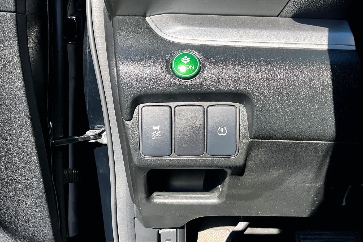 Used 2015  Honda EX image 31