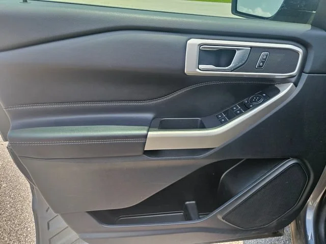 Used 2023 Gray Ford XLT image 10