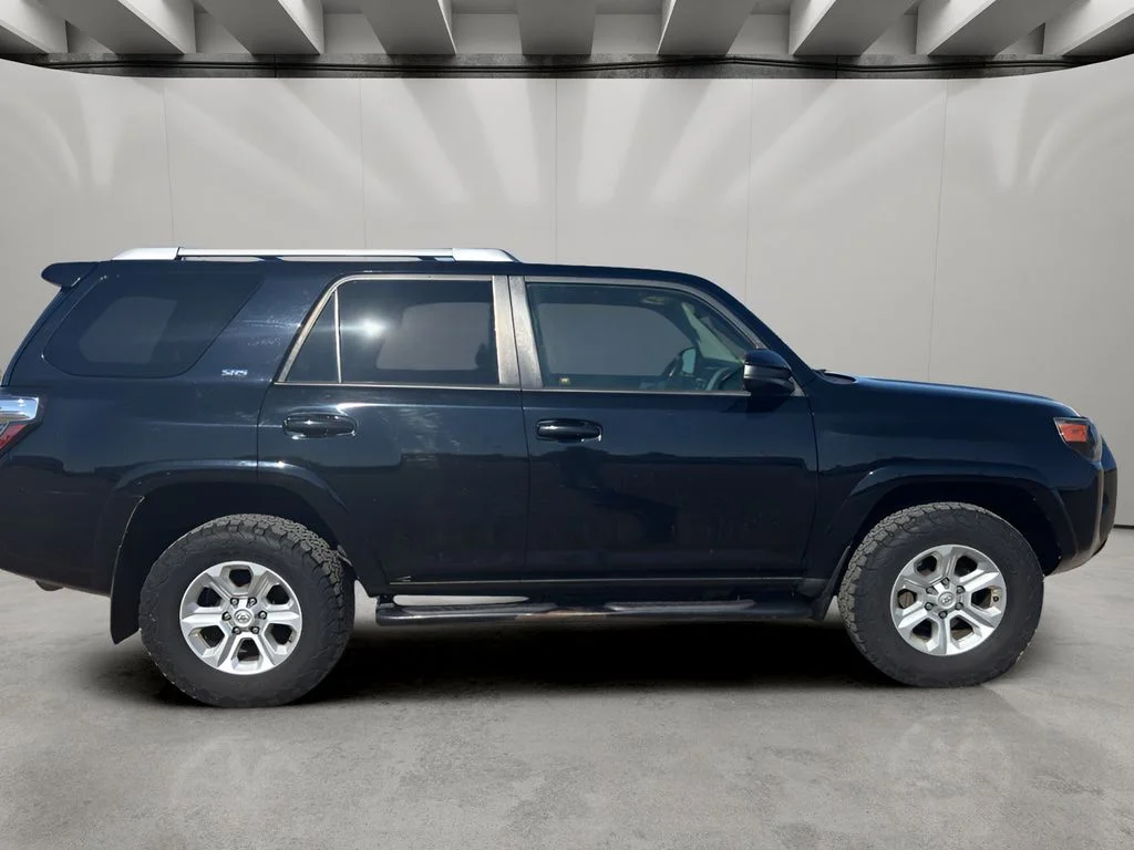 Used 2016 Midnight Black Metallic Toyota SR5 image 6