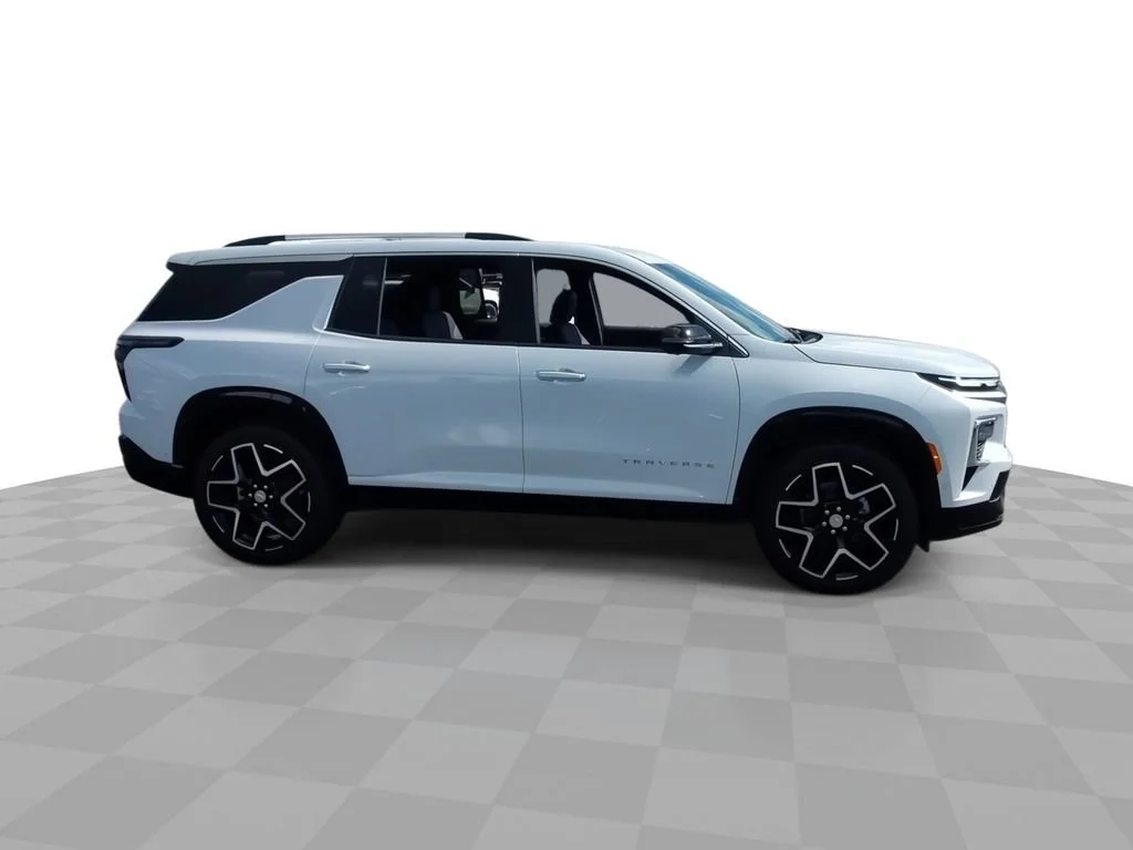 New 2026 Polar White Tricoat Chevrolet High Country image 2