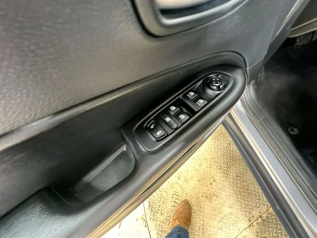 Used 2021 Silver Jeep Latitude image 16