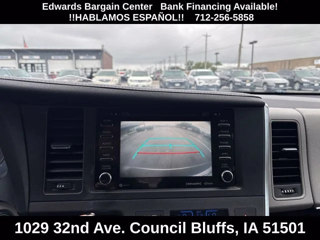 Used 2019 Gray Toyota XLE Premium image 25