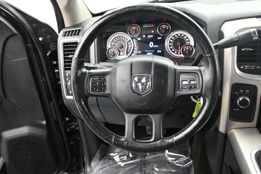 Used 2016 Brilliant Black Crystal Pearlcoat Ram Big Horn image 27