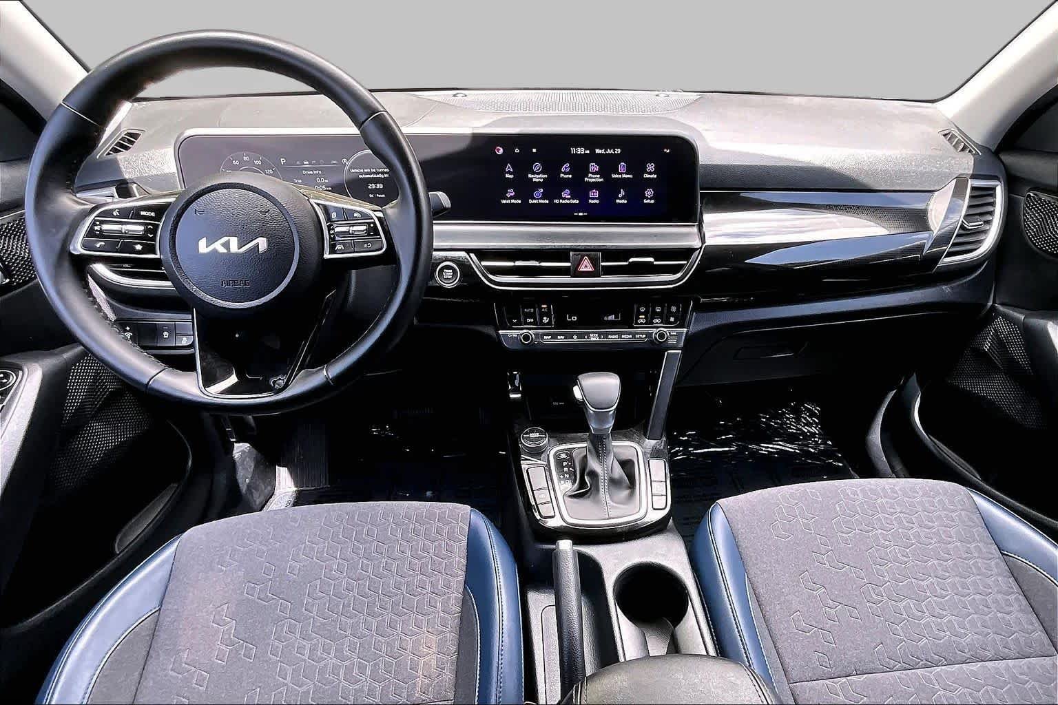 Used 2024 Fusion Black Kia S image 15