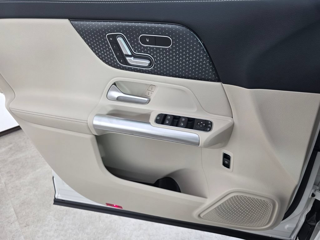 New 2026 Polar White Mercedes-Benz GLA 250 image 30