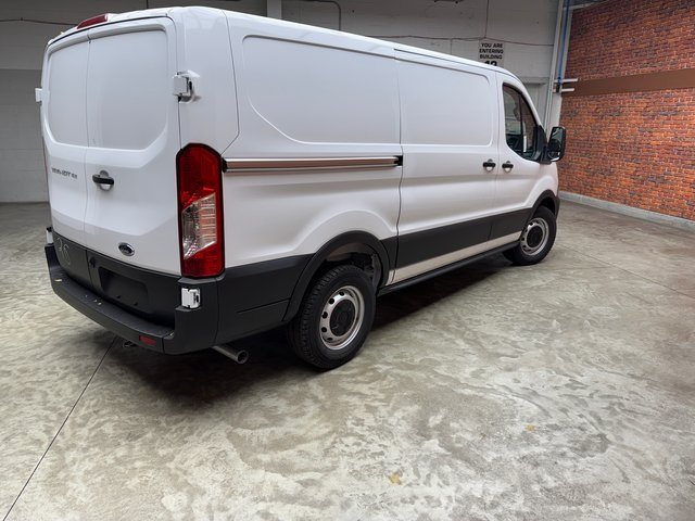 2025 Ford Transit photo 4