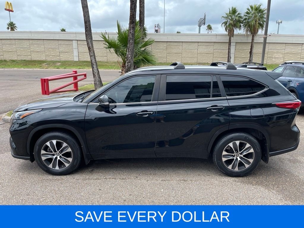 Used 2023 Black Toyota XLE image 3