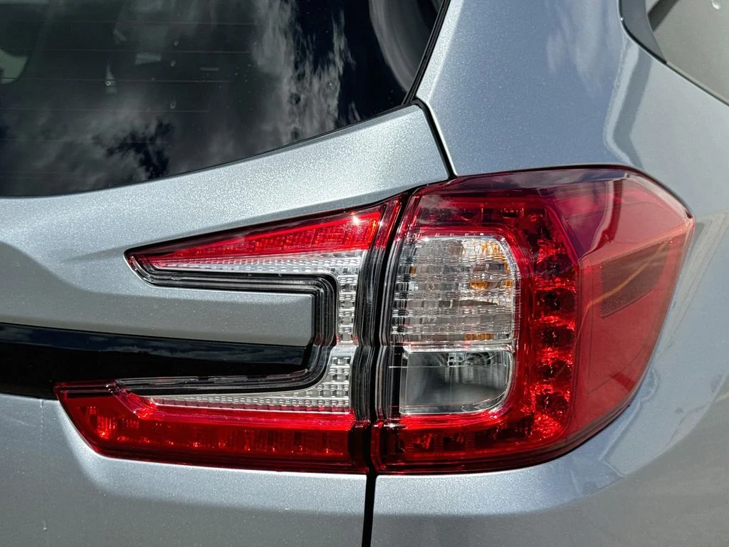 New 2027 Silver Subaru Onyx Edition Touring image 35
