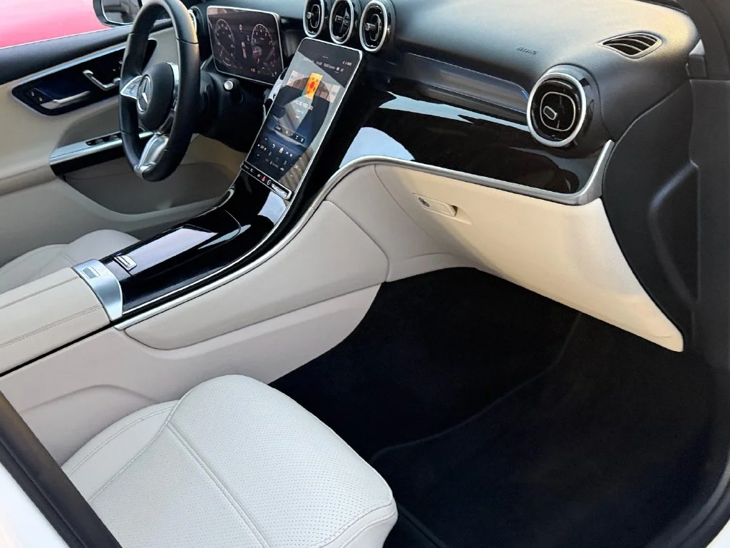 Used 2026 White Mercedes-Benz GLC 300 image 19