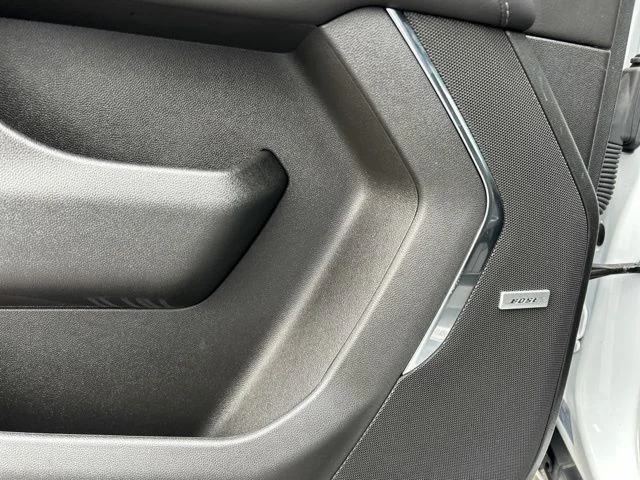 Used 2022 Summit White Chevrolet Z71 image 27