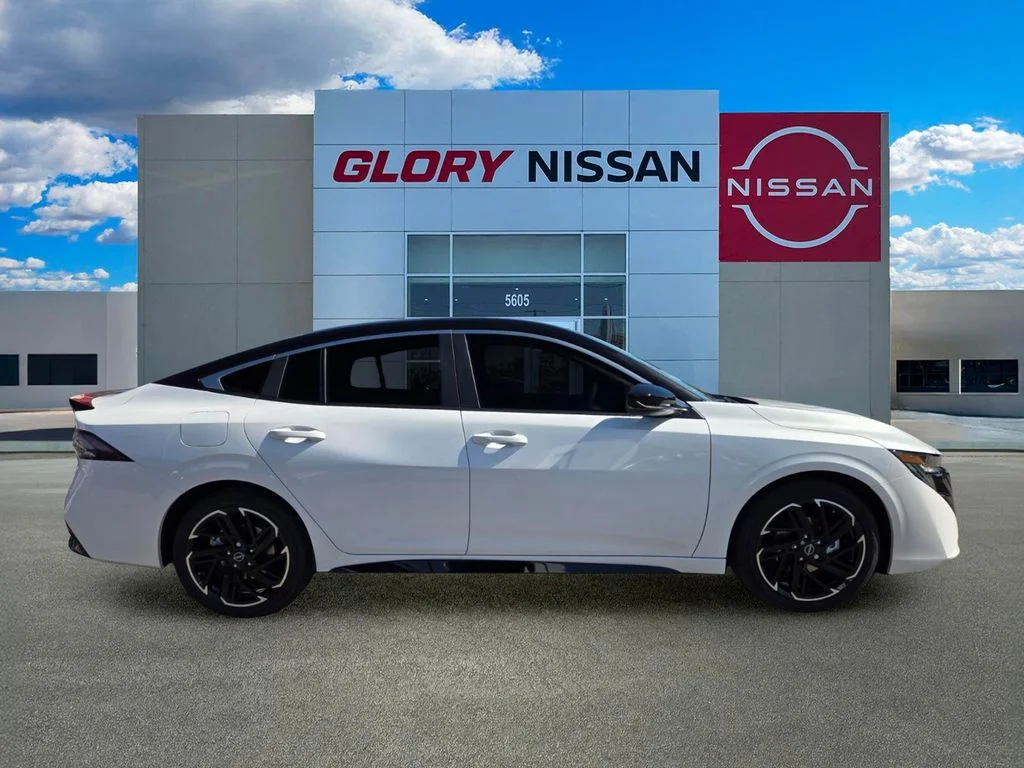 New 2027 Aspen White TriCoat / Super Black Two-tone Nissan SR image 4