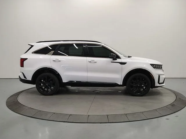 Used 2021 White Kia SX image 9