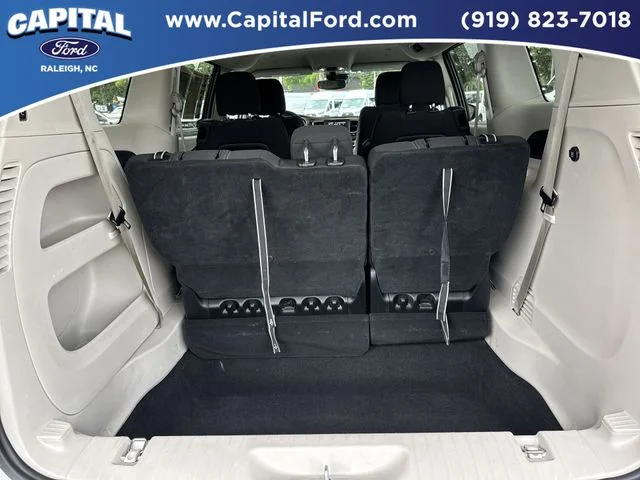 Used 2023 Silver Chrysler LX image 16