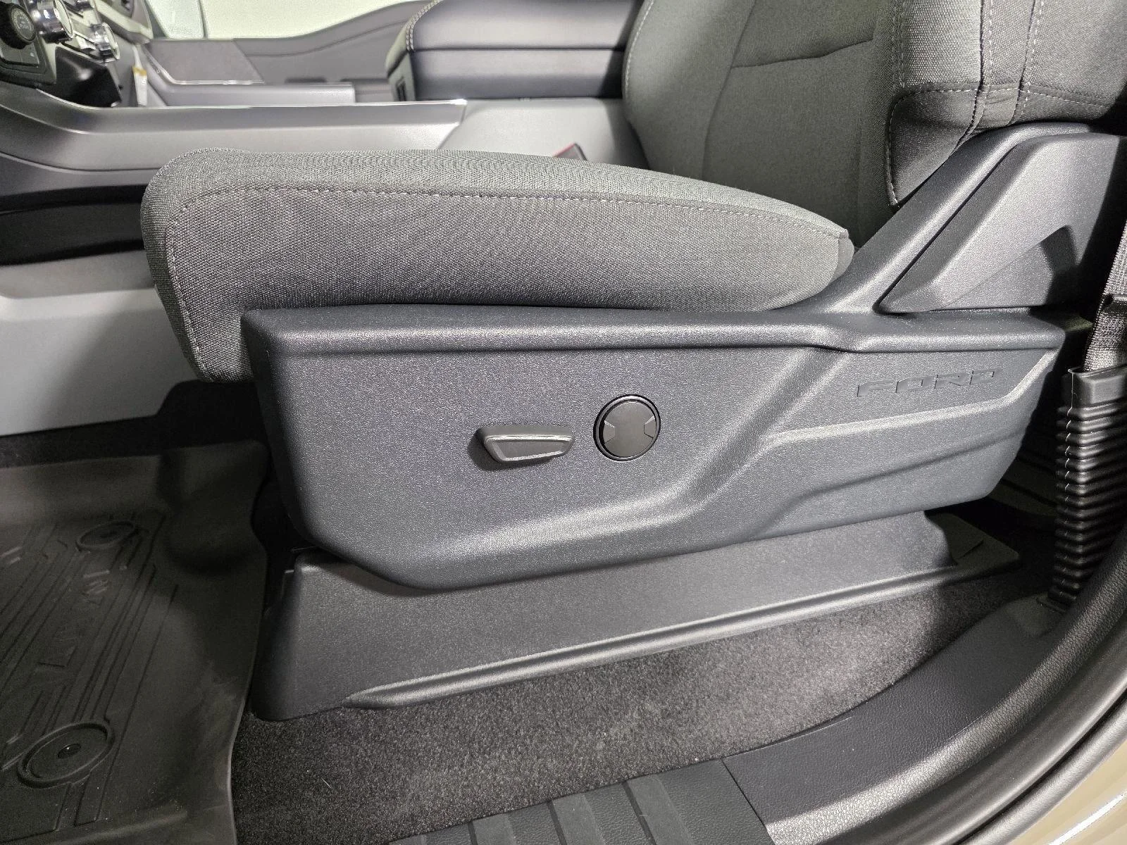 Used 2026 Marsh Gray Ford XLT image 13
