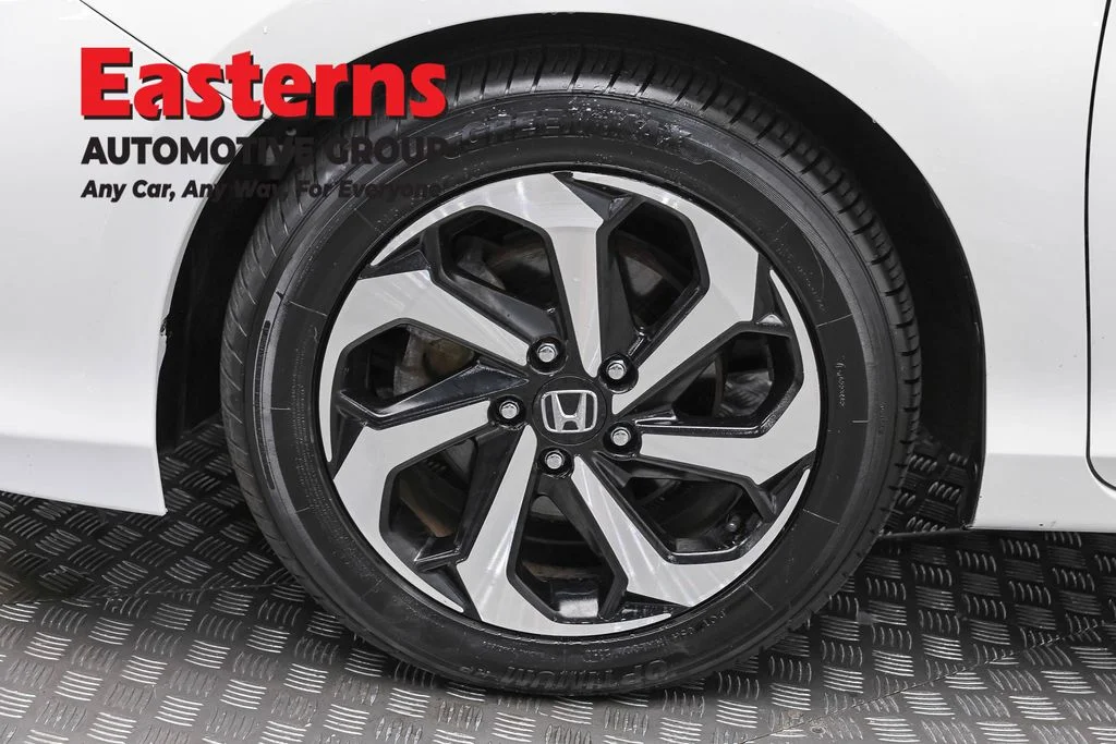 Used 2017 White Honda EX-L image 33