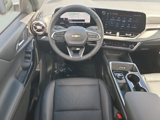 New 2027 Summit White Chevrolet LT image 16