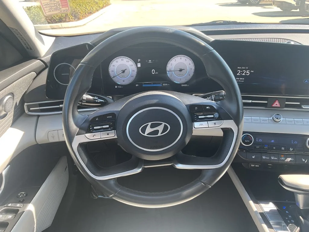 Used 2025 White Hyundai Limited image 20