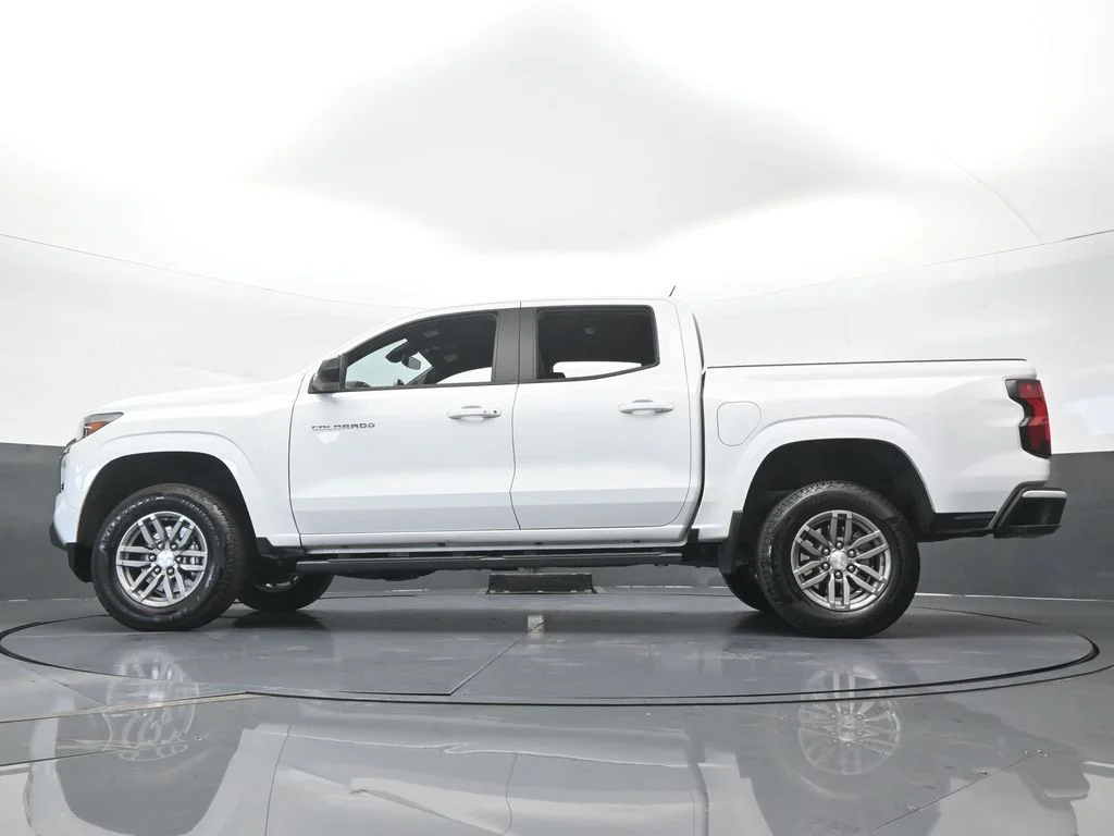 Used 2023 Summit White Chevrolet LT image 51