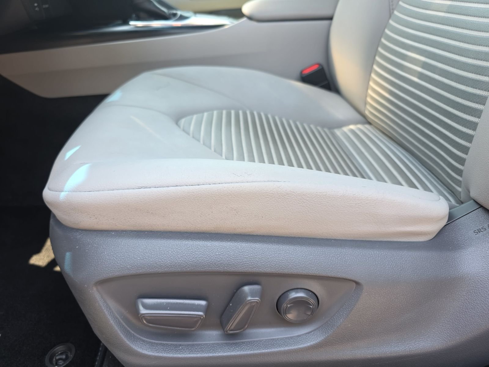 Used 2018 Blue Toyota SE image 27
