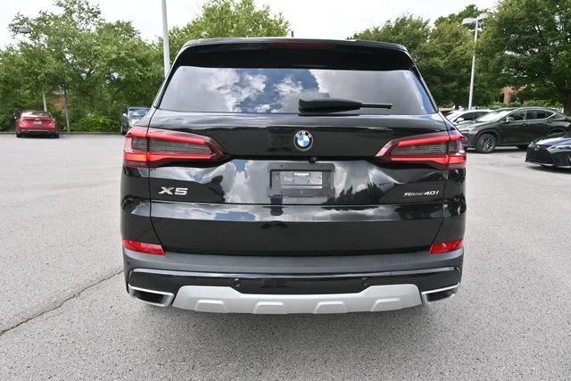 Used 2023 Black BMW sDrive40i image 4