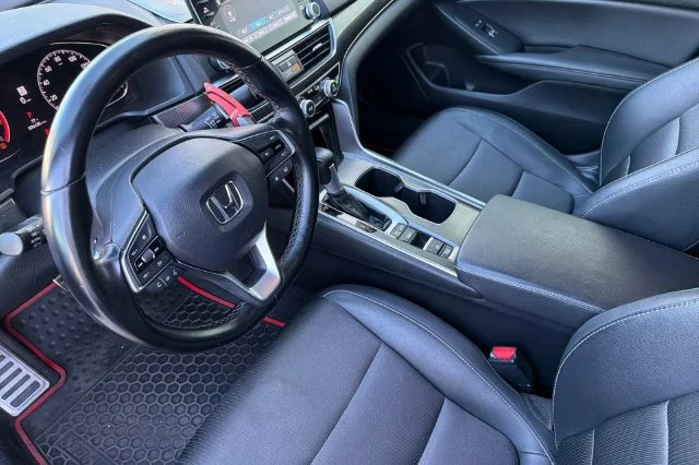 Used 2021  Honda Sport image 12