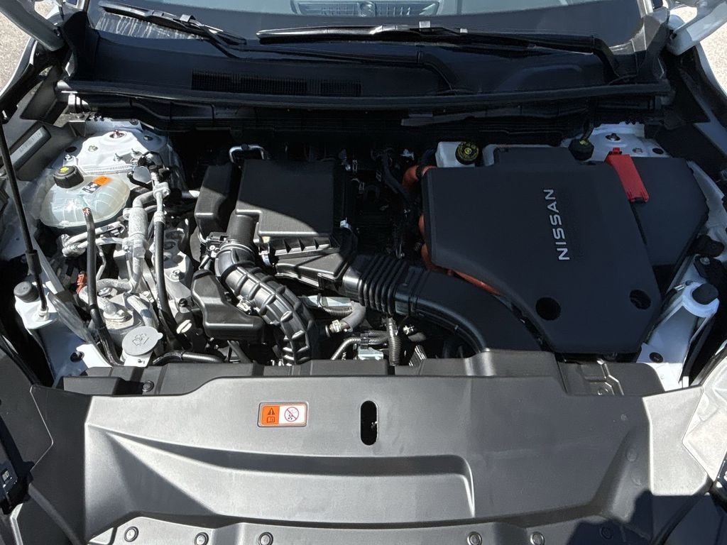 New 2026 White Nissan SL image 18