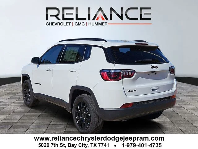 New 2026 Bright White Clear-Coat Exterior Paint Jeep Latitude image 5