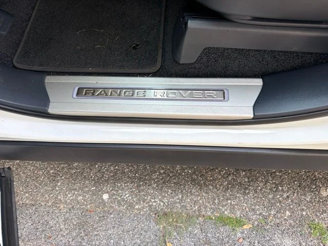 Used 2020 Fuji White Land Rover HSE image 13