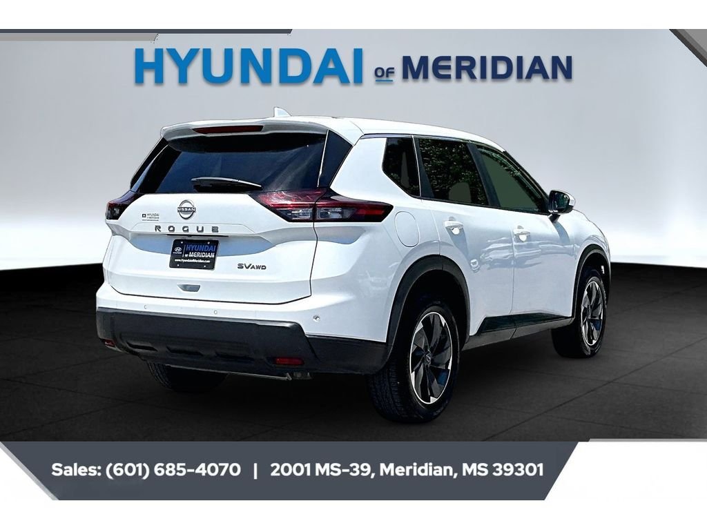 2024 Nissan Rogue SV - Photo 11